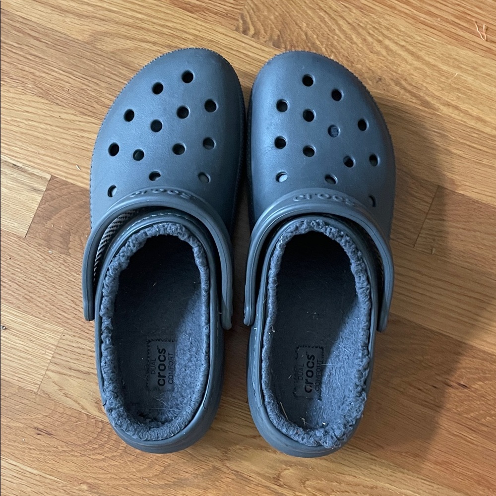 CROCS Mens Grat slip ons  with Soft Lining size 11